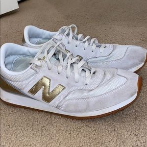 New Balance tennis shoes